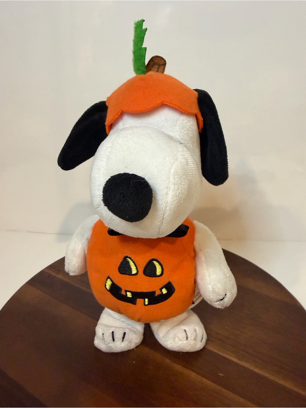 Peanuts Animated Singing Dancing Snoopy Pumpkin Halloween Plush Dan Dee